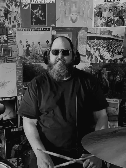 Earl-Edgar-The-Drum-Studio-BW-min Front on view of Earl Edgar teach at The Drum Studio