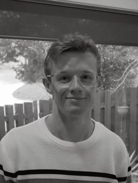 Ethan-Curtis-The-drum-studio-bw-min Front on picture of ethan curtis drum teacher at the drum studio